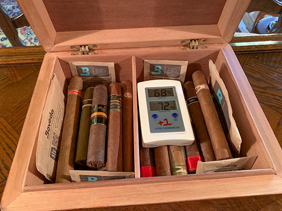 Sachês Umidificadores dentro do Umidor