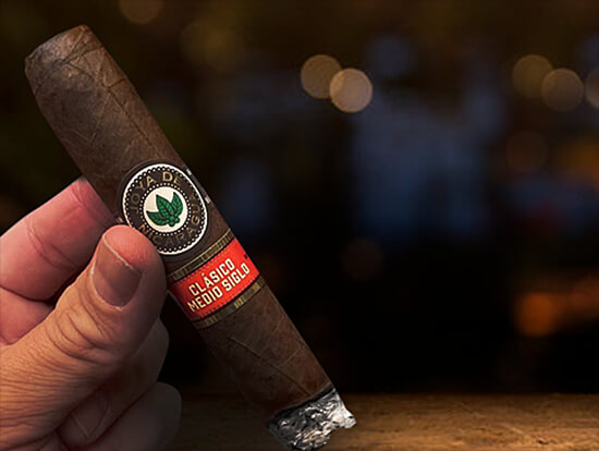 Degustação do Charuto Joya Medio Siglo Toro